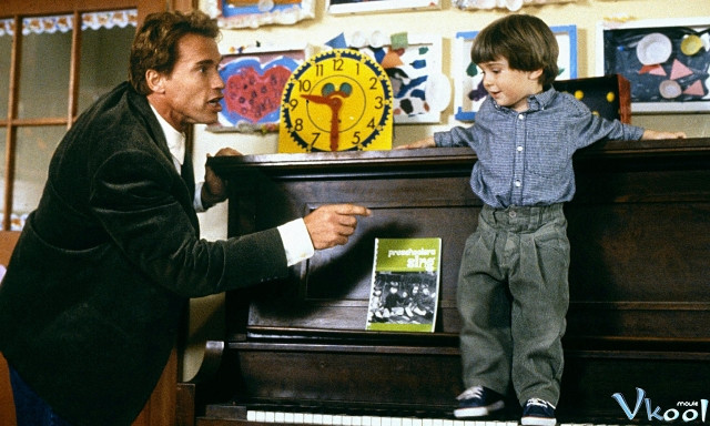 Xem Phim Cảnh Sát Giữ Trẻ - Kindergarten Cop - Vkool.Net - Ảnh 3