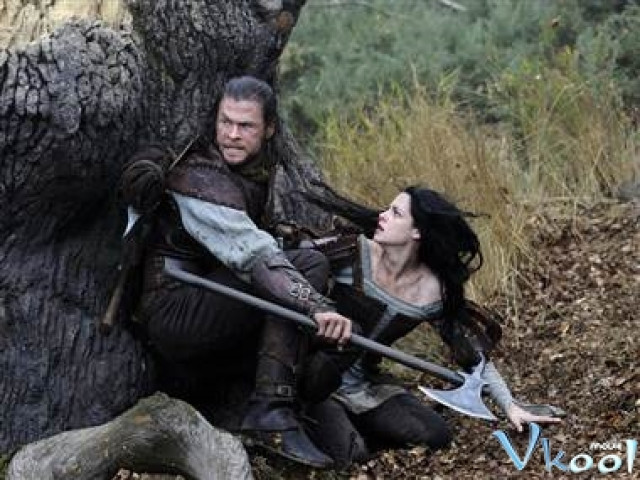 Xem Phim Bạch Tuyết Và Gã Thợ Săn - Snow White And The Huntsman - Vkool.Net - Ảnh 2